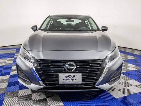 Used 2024 Nissan Altima 2.5 SV FWD image 3