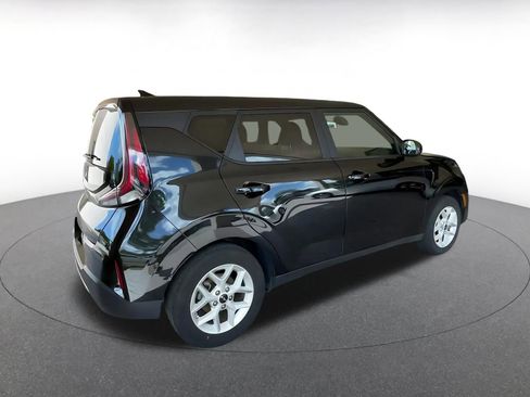 Used 2025 Kia Soul LX w/ LX Technology Package image 15