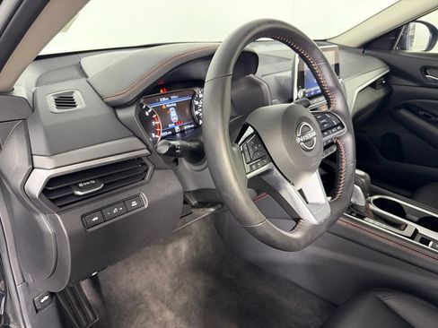 Used 2025 Nissan Altima 2.5 SR AWD/4WD image 12