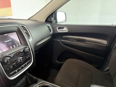 Used 2019 Dodge Durango SXT w/ 3rd Row Seating Group image 29