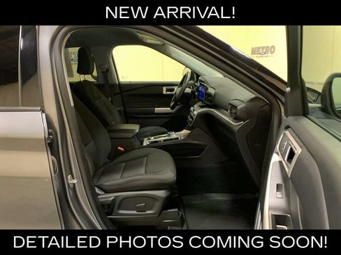 Used 2023 Ford Explorer XLT AWD/4WD image 11