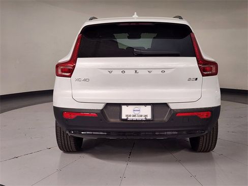 New 2026 Volvo XC40 B5 Plus w/ Protection Package Premier image 10