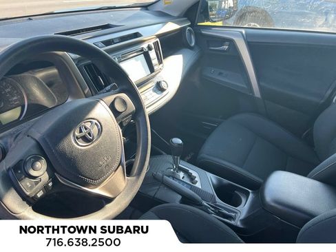 Used 2015 Toyota RAV4 XLE AWD/4WD image 2