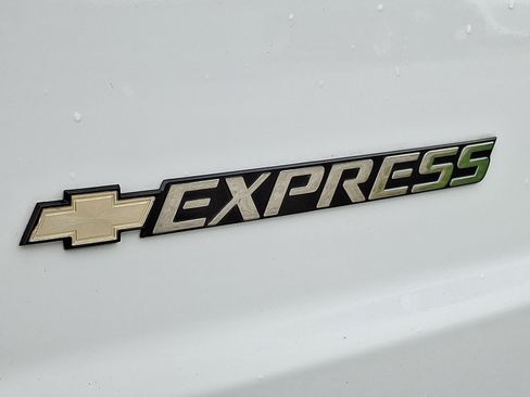 Used 2022 Chevrolet Express 2500 w/ Driver Convenience Package RWD image 30