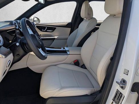 Used 2025 Mercedes-Benz GLC 300 image 13