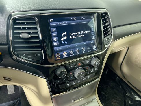 Used 2020 Jeep Grand Cherokee Limited image 26