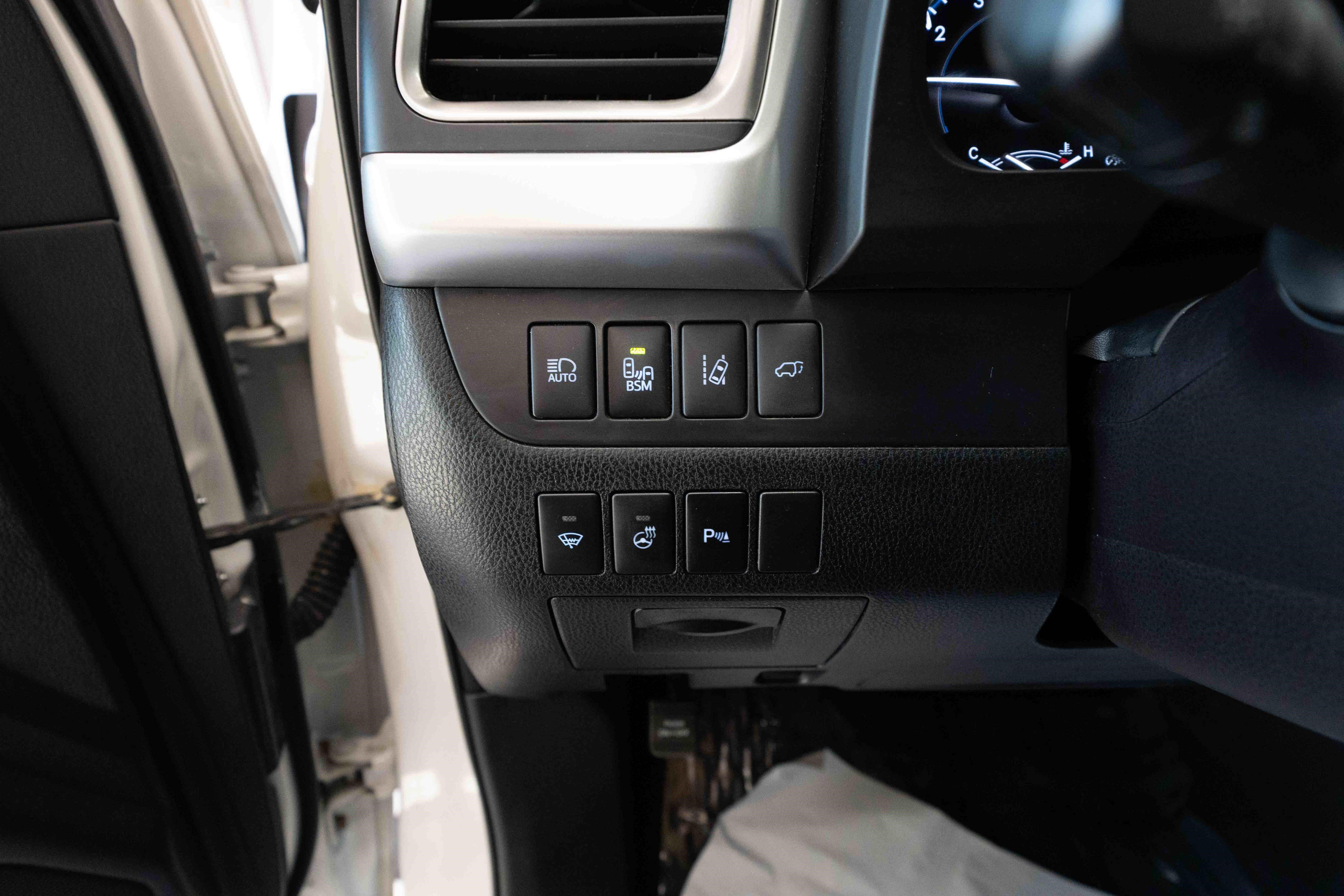 Used 2014 Toyota Highlander Limited Platinum AWD/4WD image 11