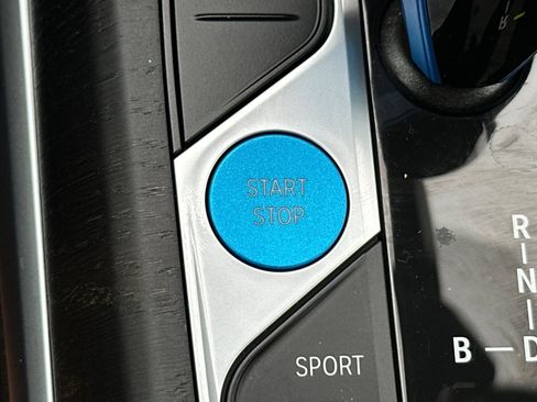 Used 2023 BMW i4 eDrive40 w/ Premium Package RWD image 21