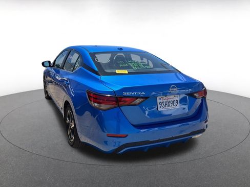 Used 2025 Nissan Sentra SV FWD image 5