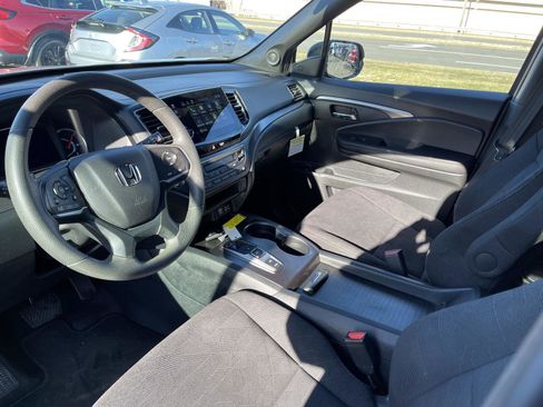 Used 2022 Honda Pilot Sport image 4