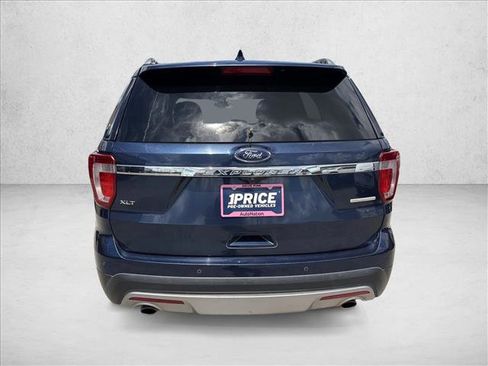 Used 2016 Ford Explorer XLT w/ Equipment Group 202A FWD image 4