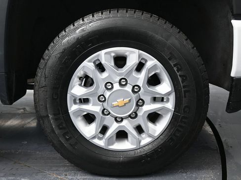 Used 2022 Chevrolet Silverado 2500 LT w/ Convenience Package image 14