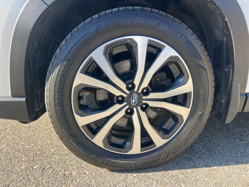 Used 2020 Subaru Forester Limited image 11