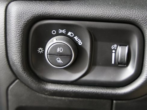 Used 2020 RAM 1500 Big Horn image 28