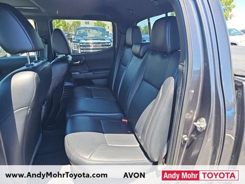 Used 2019 Toyota Tacoma TRD Off-Road AWD/4WD image 11