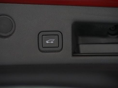 Used 2023 Chevrolet Equinox RS w/ RS Leather Package image 35