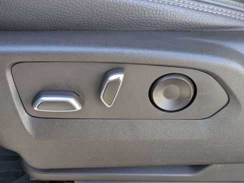 Used 2022 GMC Yukon Denali image 15