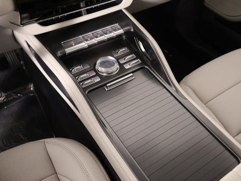 New 2026 Lincoln Nautilus Premier w/ Jet Appearance Package AWD/4WD image 8