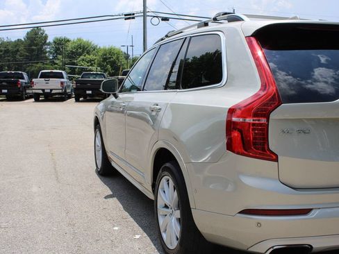 Used 2017 Volvo XC90 T6 Momentum w/ Vision Package AWD/4WD image 37