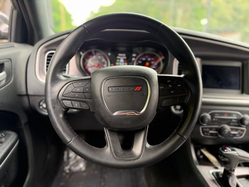 Used 2019 Dodge Charger SXT RWD image 38