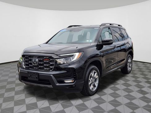 Certified 2023 Honda Passport TrailSport image 2