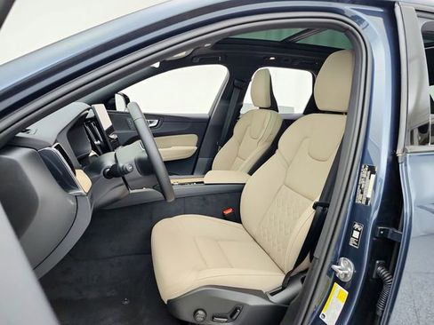 New 2026 Volvo XC60 B5 Plus w/ Climate Package image 21