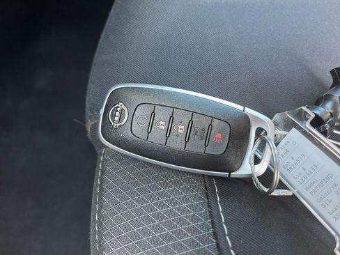 Used 2025 Nissan Pathfinder SV image 22