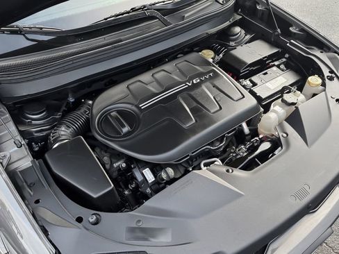 Used 2019 Jeep Cherokee Limited image 29