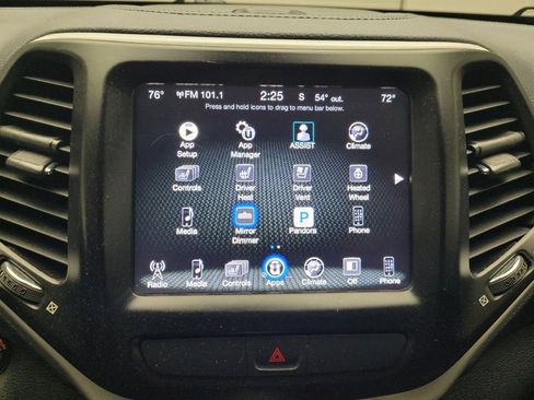 Used 2016 Jeep Cherokee Limited w/ Luxury Group AWD/4WD image 25