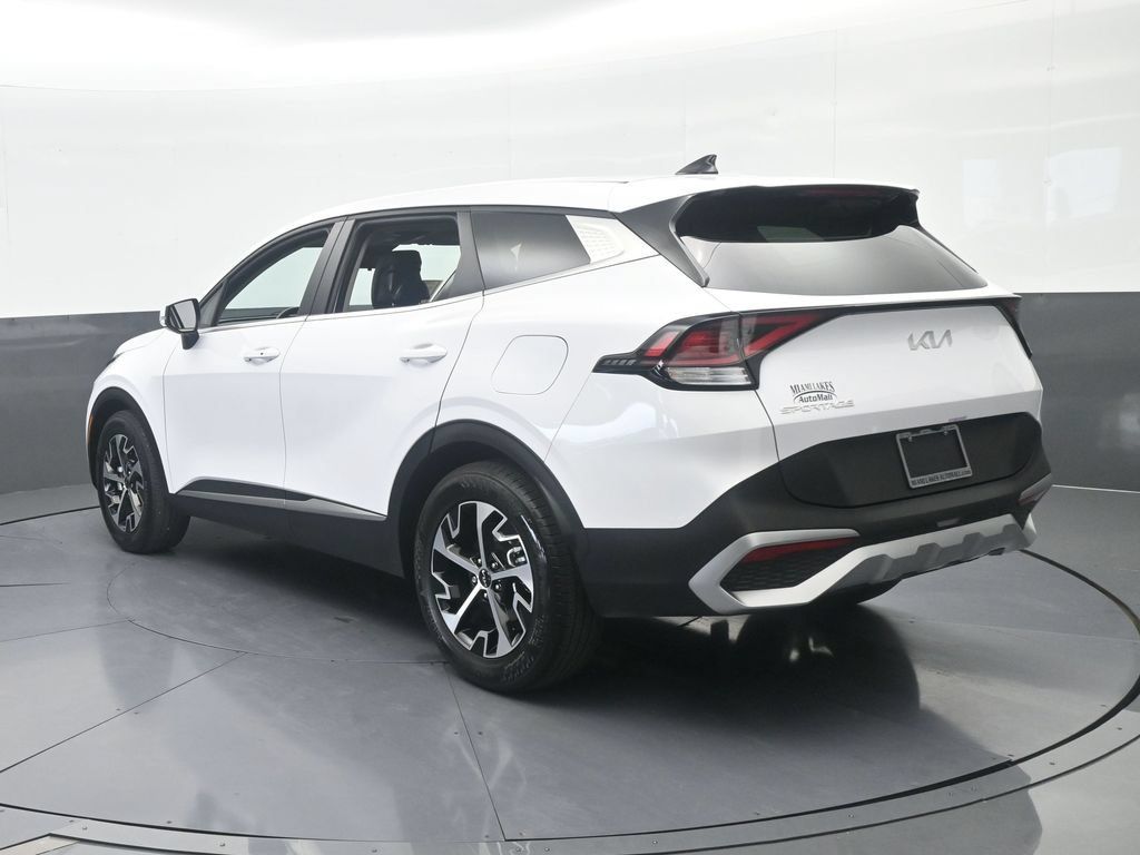 Used 2025 Kia Sportage EX FWD image 4
