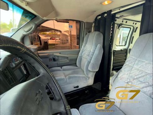 Used 2005 Chevrolet Express 1500 RWD image 5