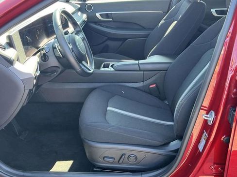 Used 2025 Hyundai Sonata SEL FWD image 13