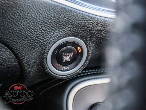 Used 2021 Dodge Challenger SXT image 22