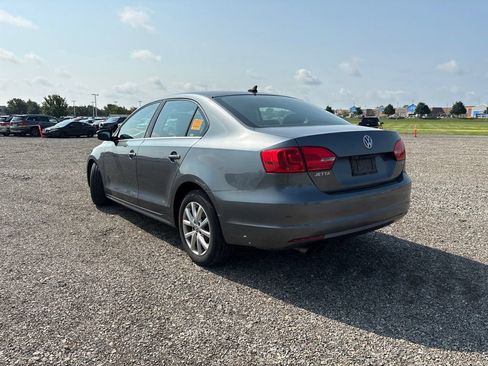 Used 2013 Volkswagen Jetta SE FWD image 9