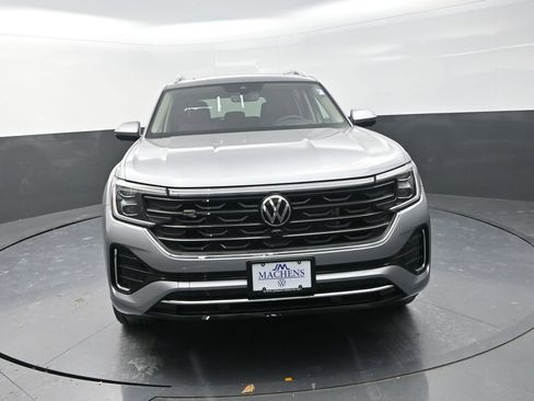 New 2026 Volkswagen Atlas SEL Premium R-Line AWD/4WD image 2