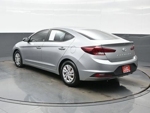 Used 2020 Hyundai Elantra SE FWD image 4
