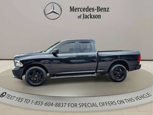 Used 2018 RAM 1500 Express w/ Black Ram 1500 Express Group AWD/4WD image 5