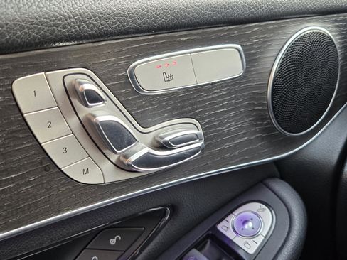 Used 2020 Mercedes-Benz GLC 300 4MATIC image 33