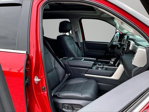 Used 2024 Toyota Tundra Limited AWD/4WD image 7