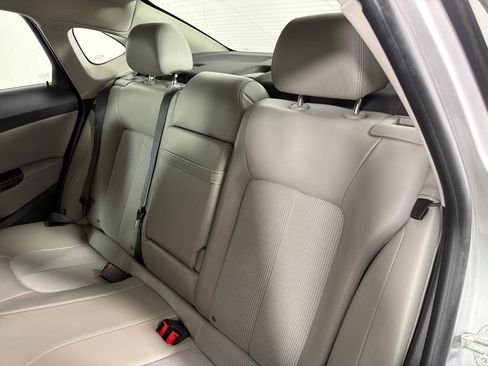 Used 2013 Buick Verano FWD image 18