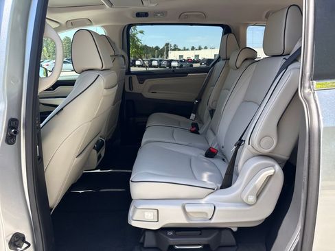 New 2026 Honda Odyssey Touring image 23