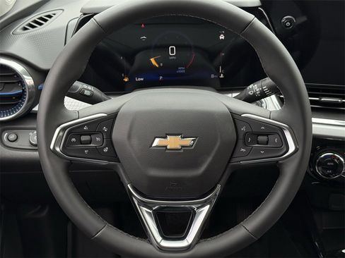 New 2026 Chevrolet Trax LT w/ Driver Confidence Package image 12