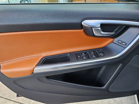 Used 2015 Volvo V60 T5 Premier FWD image 18