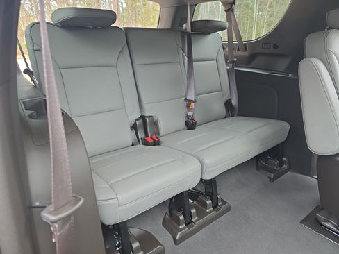 Used 2023 GMC Yukon XL SLT image 14