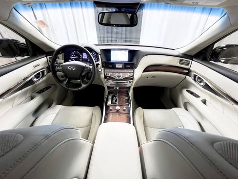 Used 2015 INFINITI Q70 L 5.6 w/ V8 Deluxe Technology Package image 18