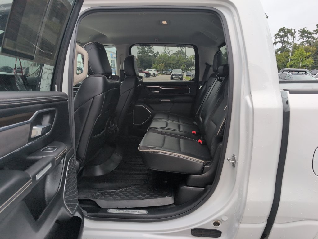 Used 2022 RAM 1500 Laramie AWD/4WD image 11