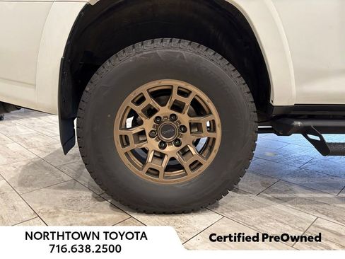 Used 2023 Toyota 4Runner 40th Anniversary SE AWD/4WD image 10