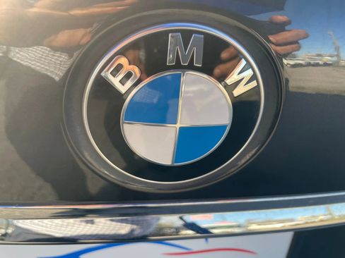 Used 2018 BMW 740i image 9