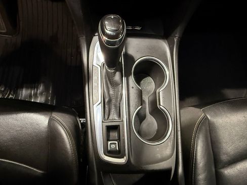 Used 2018 Chevrolet Equinox Premier image 24