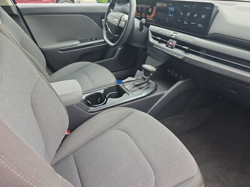 Used 2025 Kia K4 FWD image 15